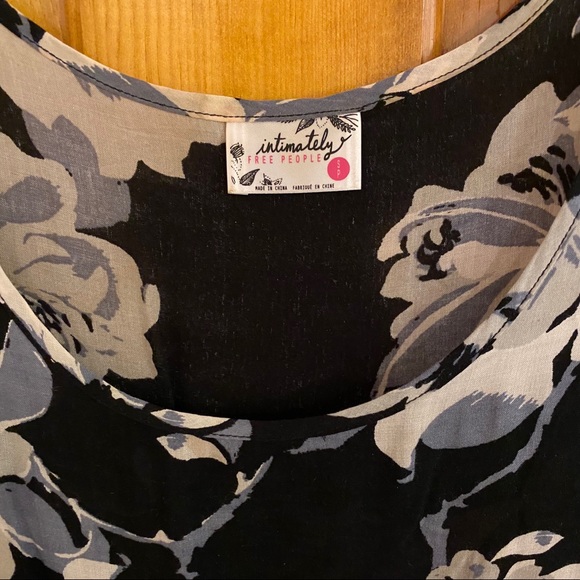 Intimately Free People slip - Picture 2 of 2